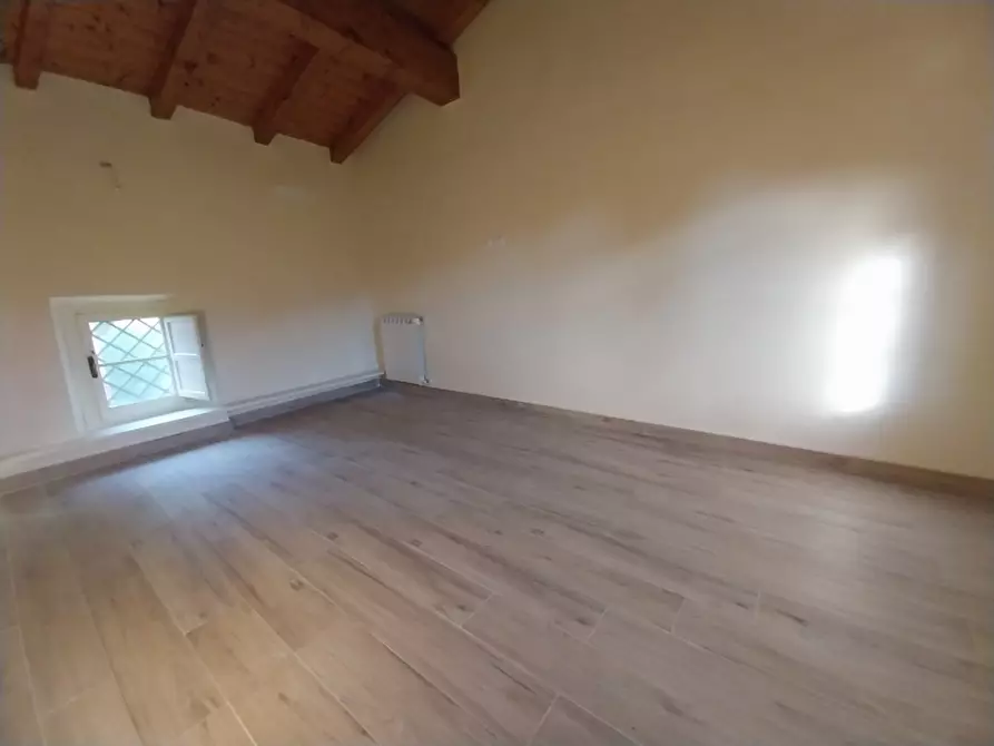 Immagine 23 di Porzione di casa in vendita  in Via di Montebello a Camaiore