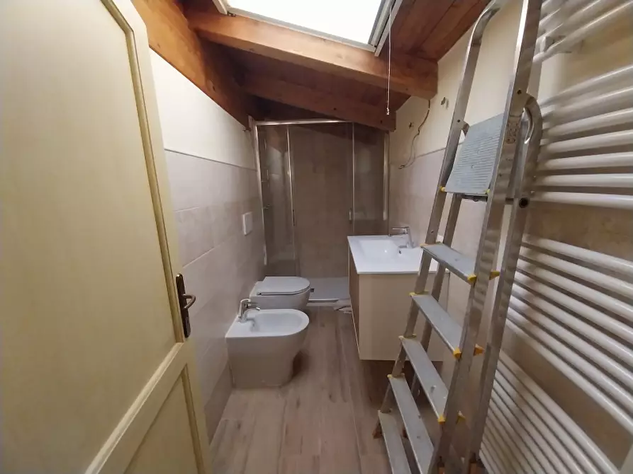 Immagine 24 di Porzione di casa in vendita  in Via di Montebello a Camaiore