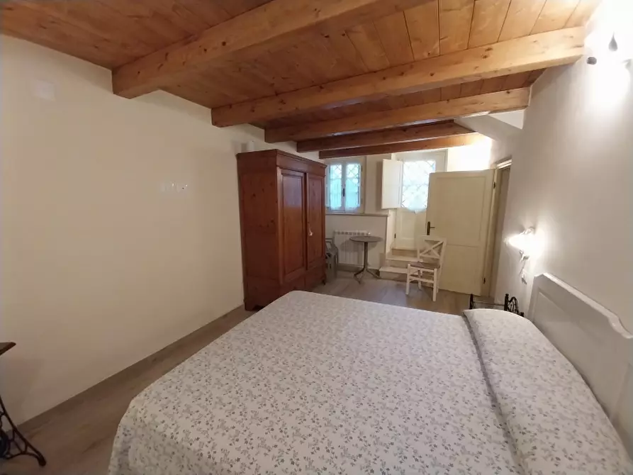 Immagine 5 di Porzione di casa in vendita  in Via di Montebello a Camaiore