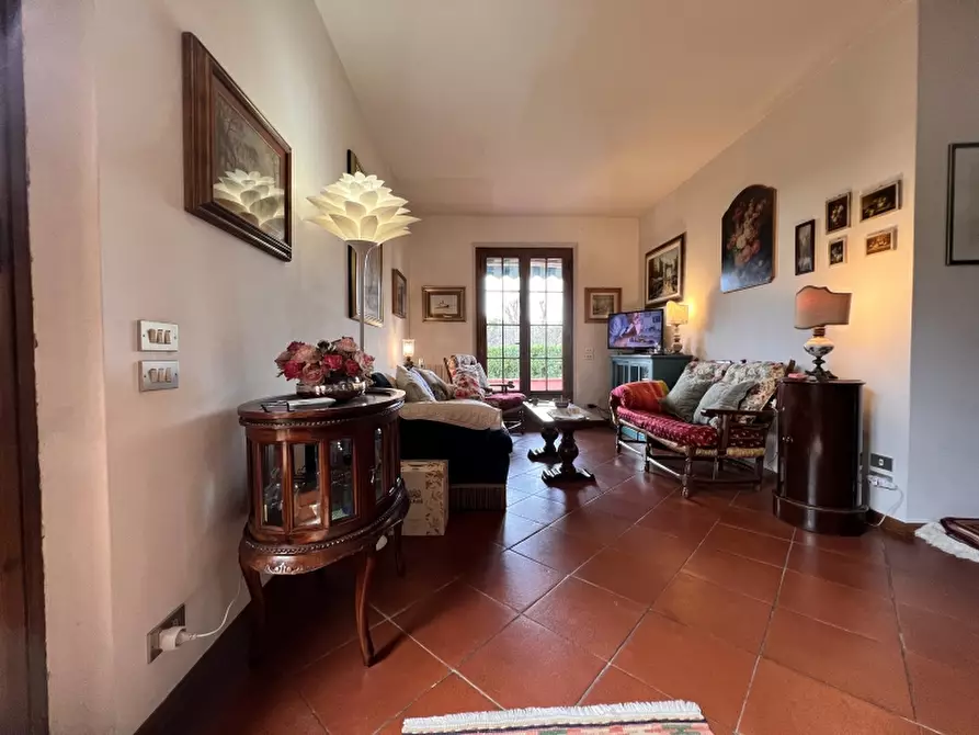 Immagine 17 di Villa in vendita  in Via Traversagna a Pietrasanta