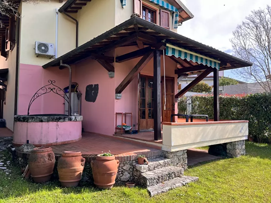 Immagine 6 di Villa in vendita  in Via Traversagna a Pietrasanta