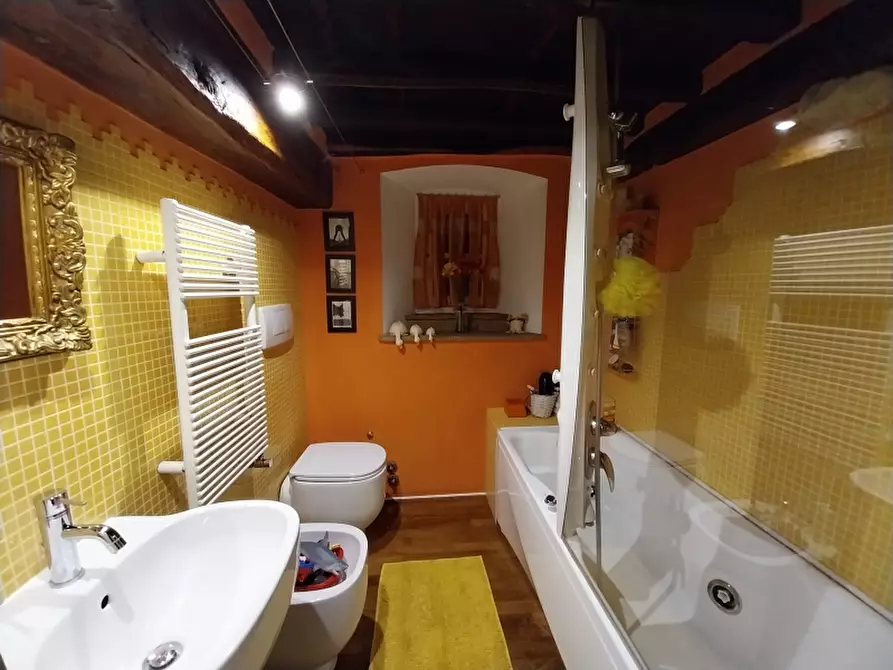 Immagine 11 di Appartamento in vendita  a Carrara