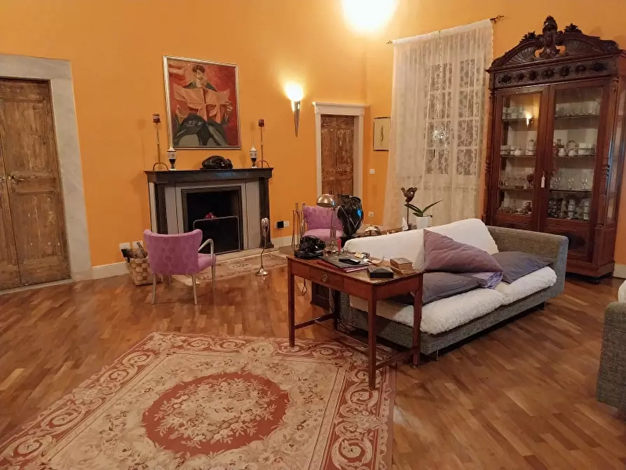 Immagine 12 di Appartamento in vendita  a Carrara