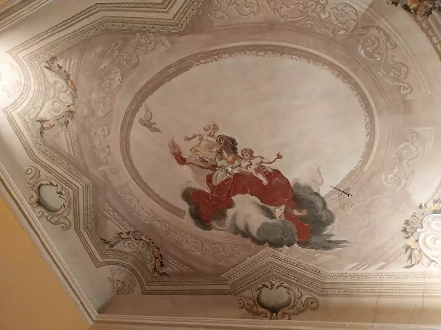 Immagine 17 di Appartamento in vendita  a Carrara