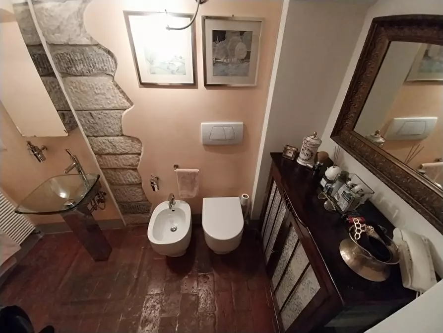 Immagine 18 di Appartamento in vendita  a Carrara