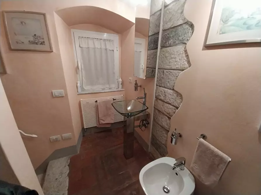 Immagine 19 di Appartamento in vendita  a Carrara