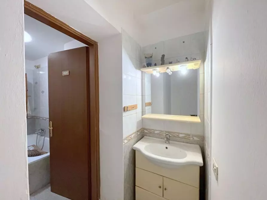 Immagine 20 di Appartamento in vendita  in Via 4 novembre a Camaiore