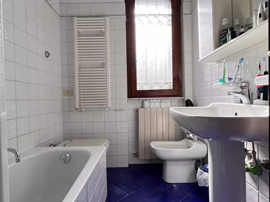 Immagine 25 di Villa in vendita  a Camaiore