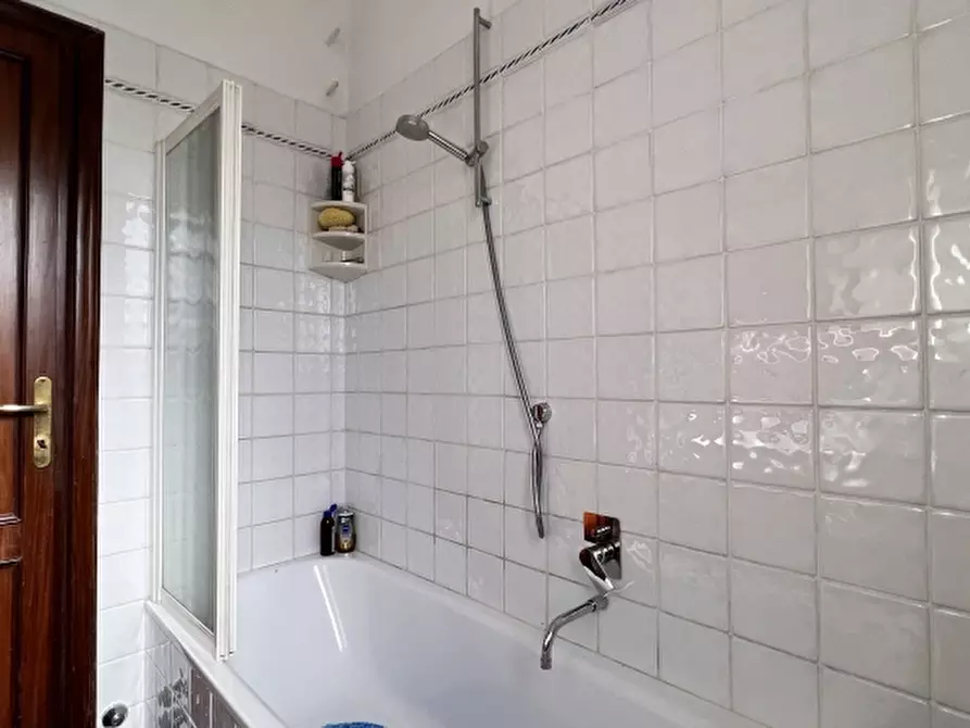 Immagine 29 di Villa in vendita  a Camaiore