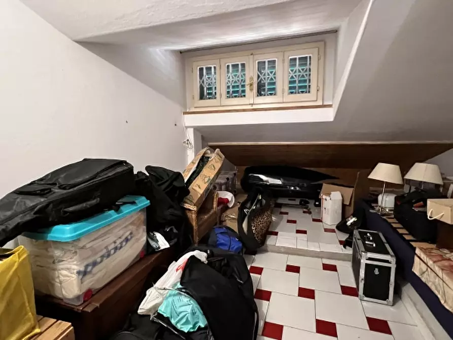 Immagine 30 di Villa in vendita  a Camaiore