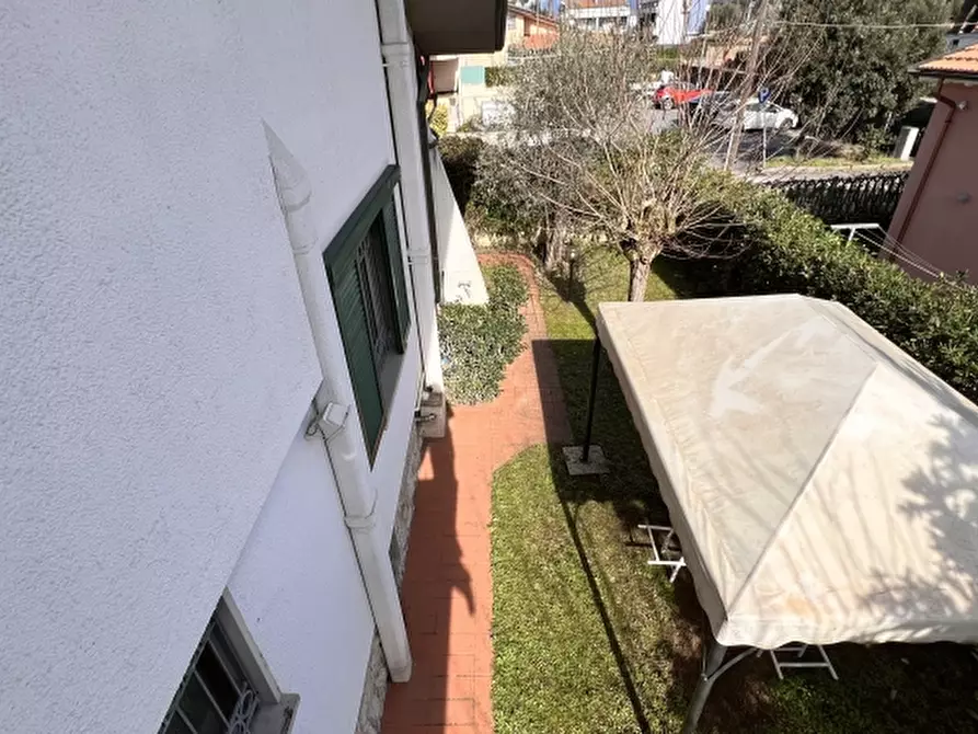 Immagine 35 di Villa in vendita  a Camaiore