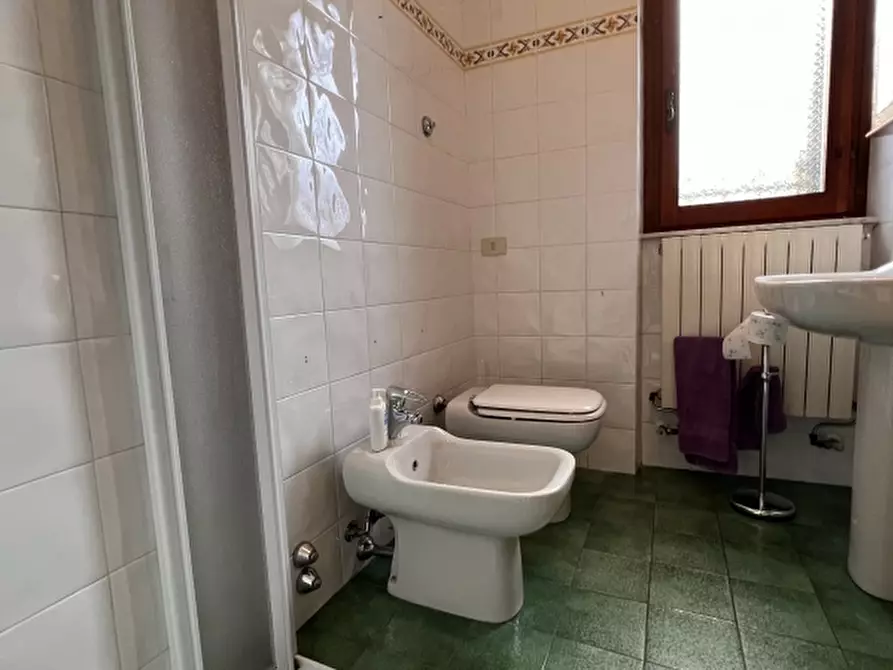 Immagine 22 di Villa in vendita  a Camaiore