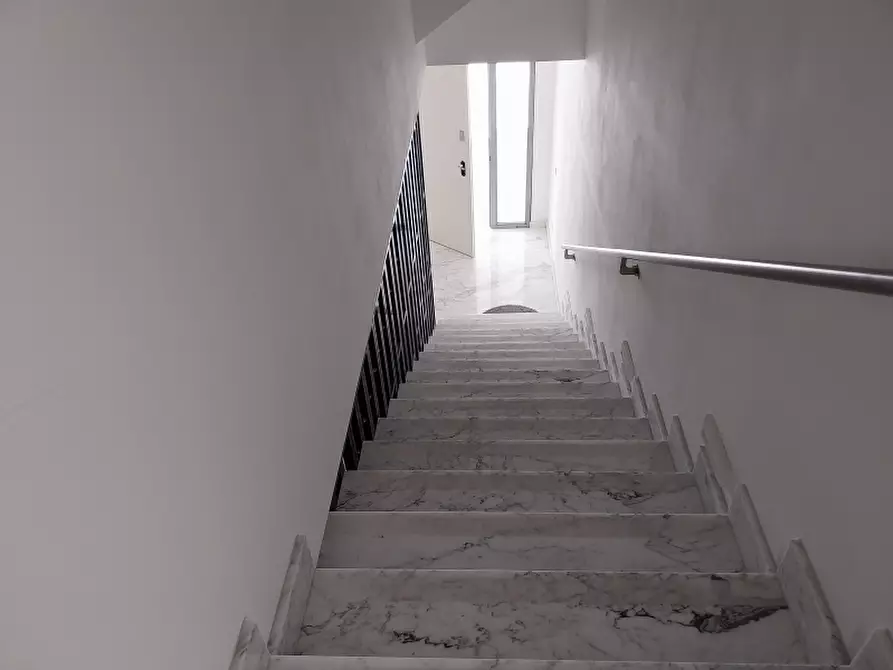 Immagine 10 di Appartamento in vendita  in Via Maggiani a Carrara