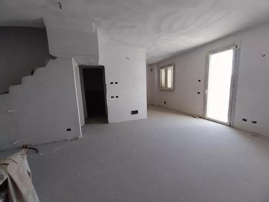 Immagine 12 di Appartamento in vendita  in Via Maggiani a Carrara