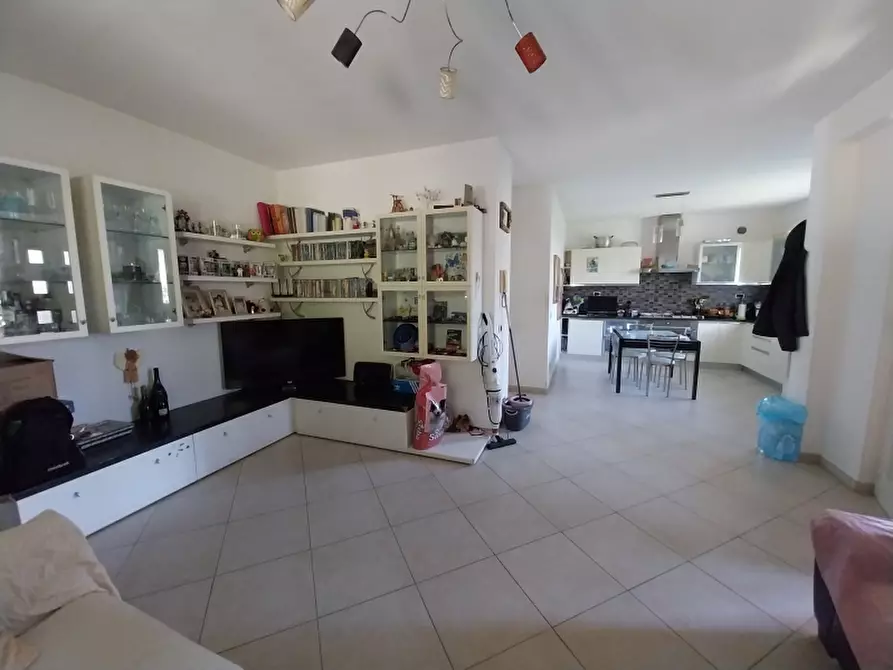 Immagine 11 di Villa in vendita  a Massarosa