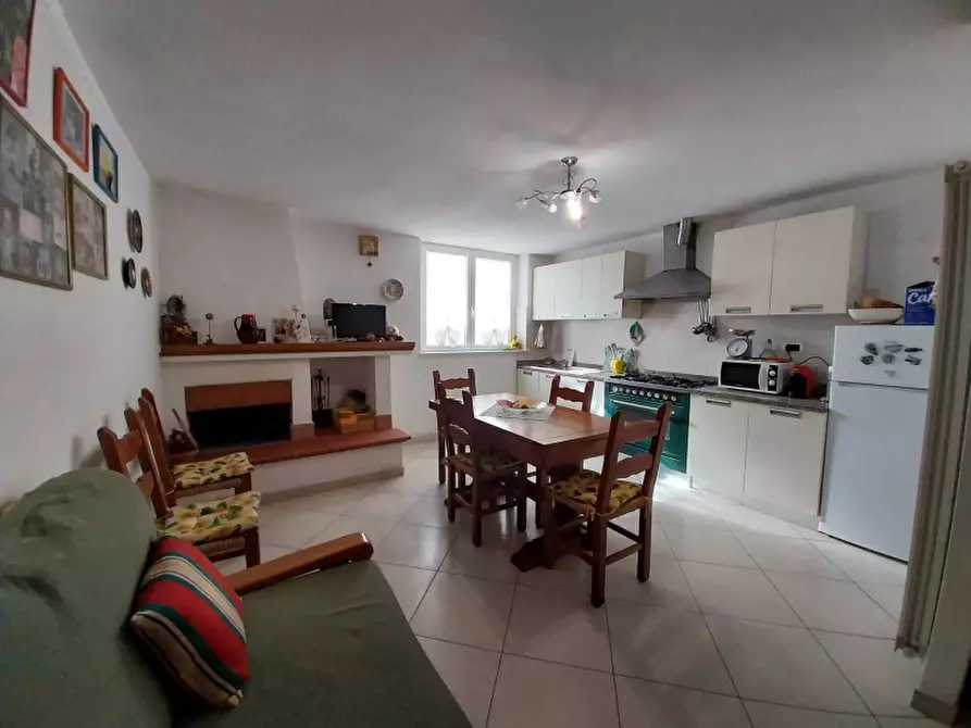 Immagine 12 di Villa in vendita  a Massarosa