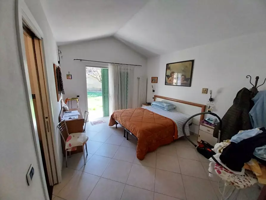 Immagine 6 di Villa in vendita  a Massarosa