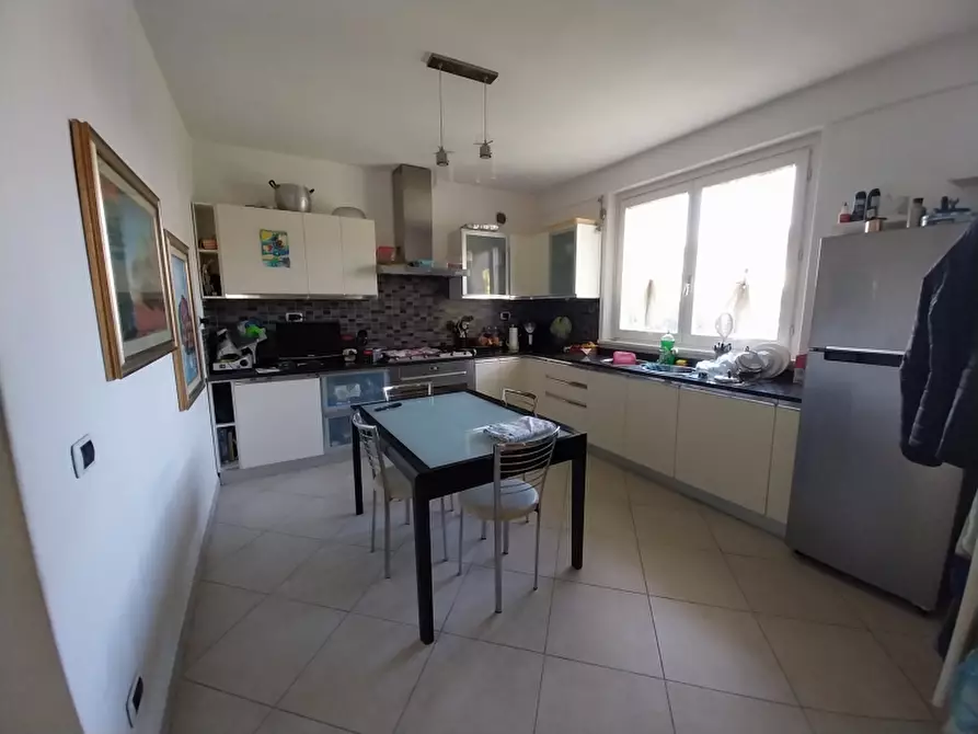 Immagine 8 di Villa in vendita  a Massarosa