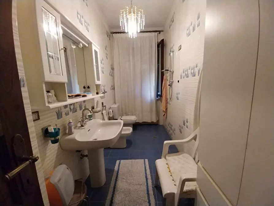 Immagine 14 di Villa in vendita  a Carrara