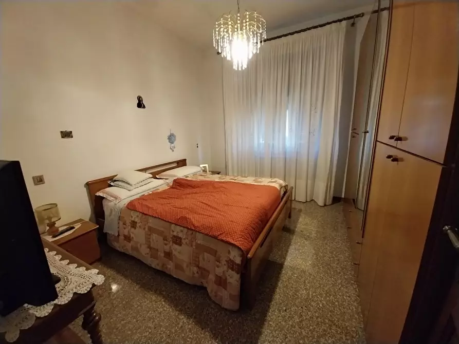 Immagine 23 di Villa in vendita  a Carrara