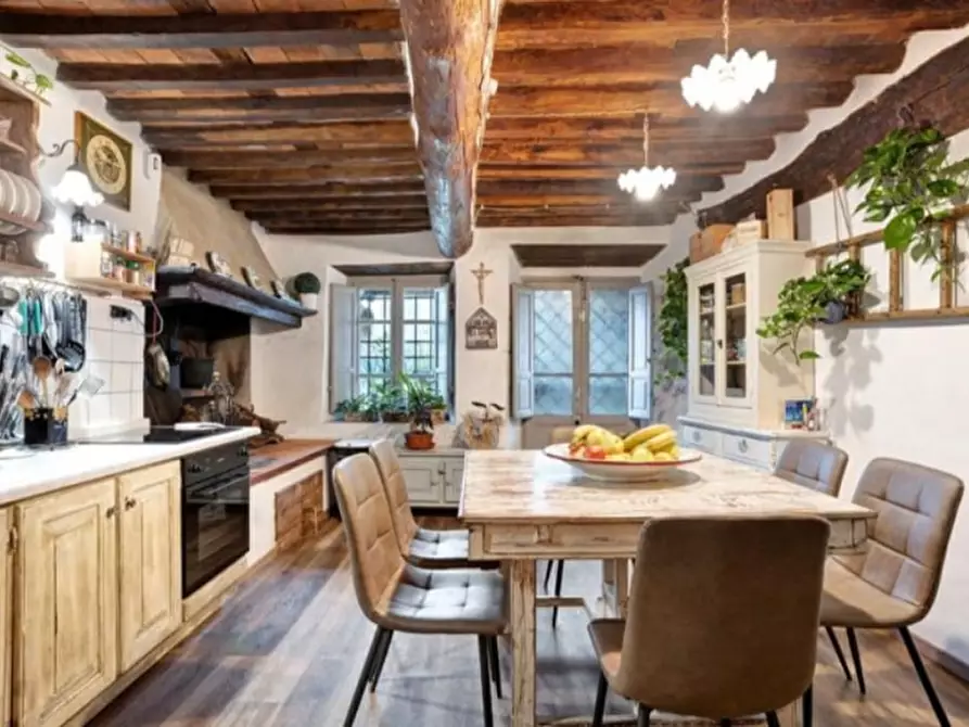 Immagine 31 di Casa indipendente in vendita  in Via seimiglia a Camaiore