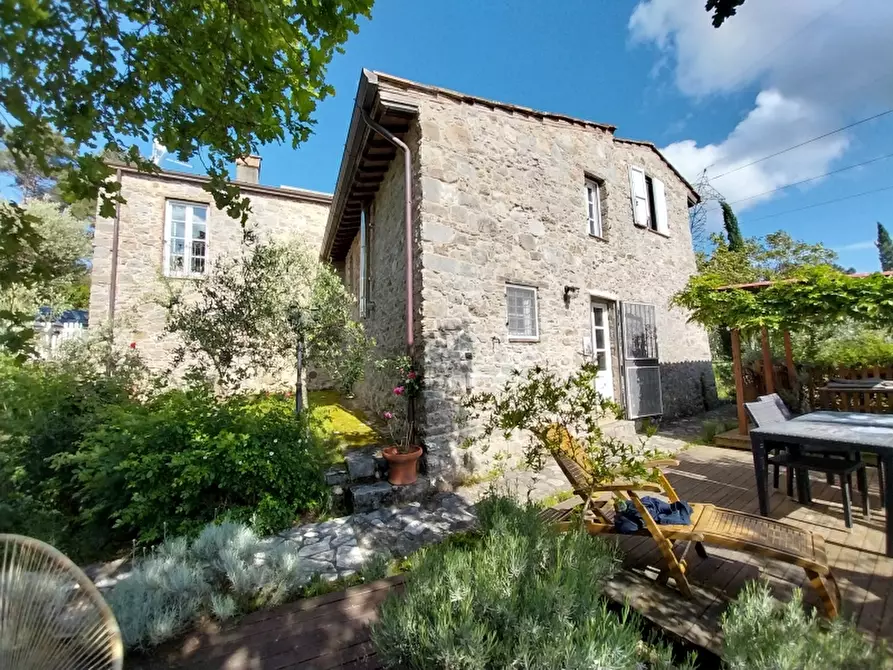 Immagine 1 di Casa indipendente in vendita  in Via seimiglia a Camaiore