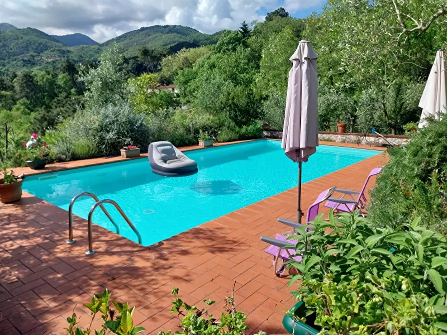 Immagine 8 di Casa indipendente in vendita  in Via seimiglia a Camaiore