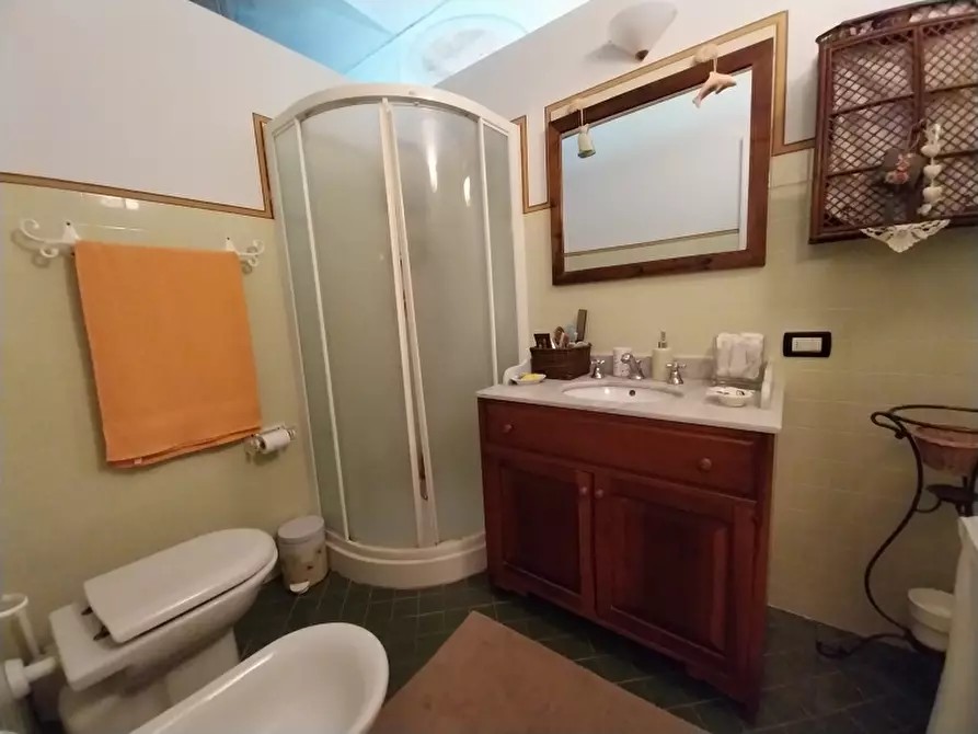 Immagine 12 di Appartamento in vendita  in Via di mezzo a Camaiore