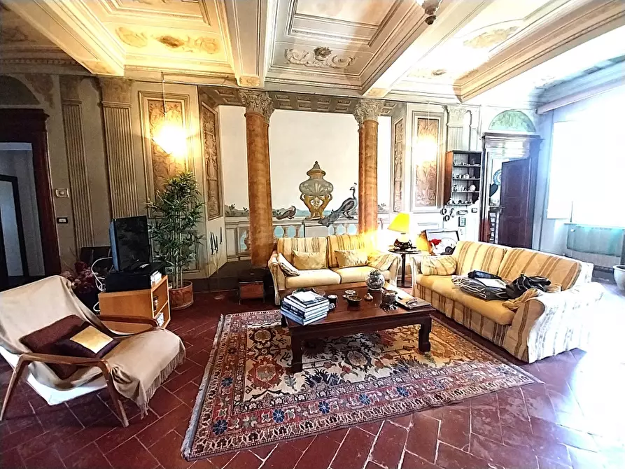 Immagine 1 di Appartamento in vendita  in Via di mezzo a Camaiore