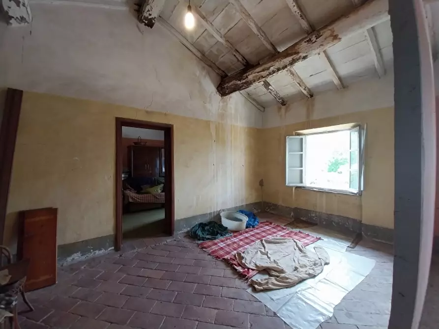 Immagine 10 di Rustico / casale in vendita  in Via Sarzanese 79 a Camaiore