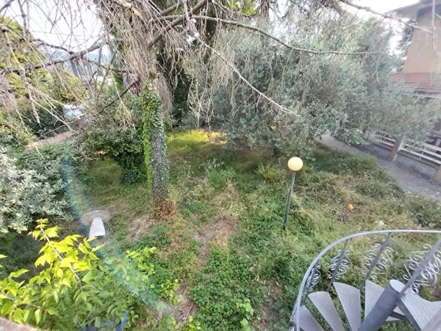 Immagine 7 di Villa in vendita  in Via Oberdan a Camaiore