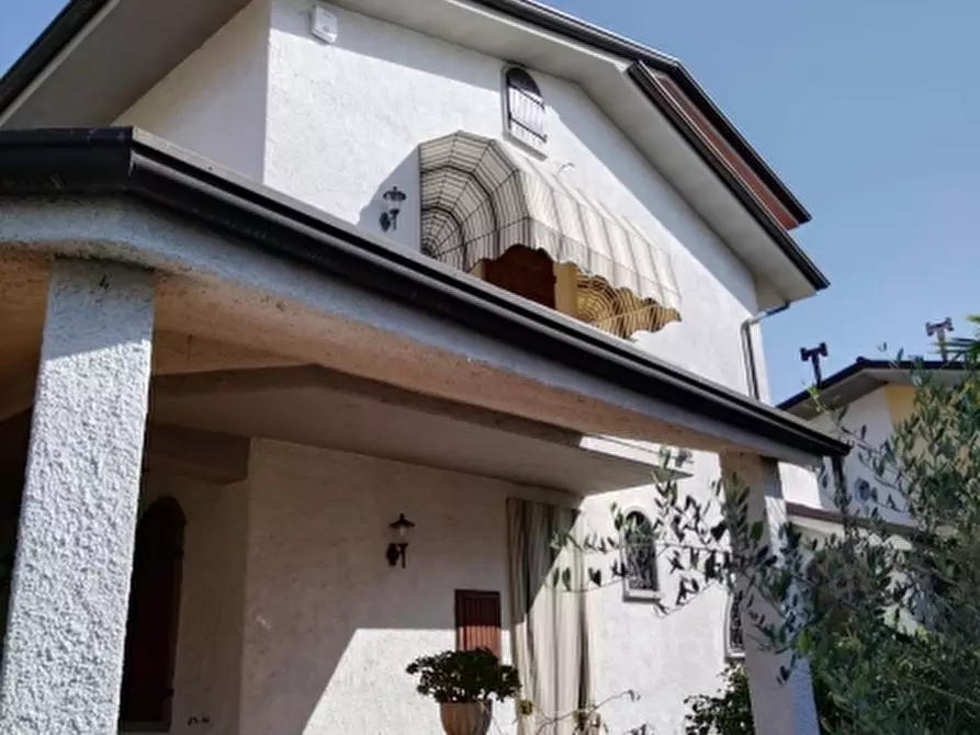 Immagine 19 di Villa in vendita  in Viale Giacomo Puccini a Viareggio