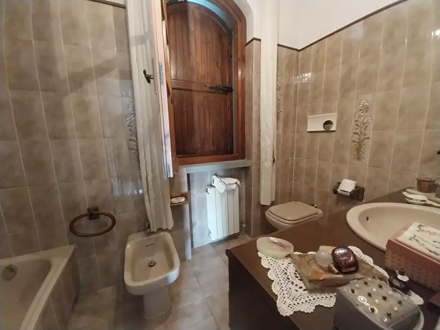 Immagine 26 di Villa in vendita  in Viale Giacomo Puccini a Viareggio