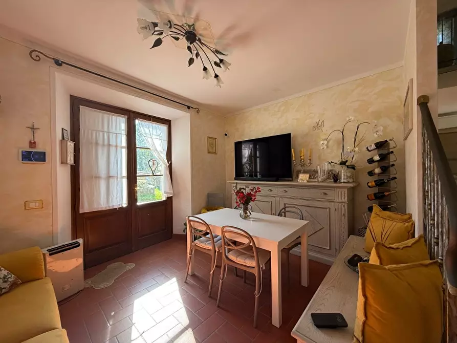 Immagine 5 di Villetta a schiera in vendita  in Via Santa Maria della neve a Seravezza