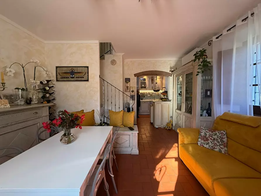 Immagine 4 di Villetta a schiera in vendita  in Via Santa Maria della neve a Seravezza