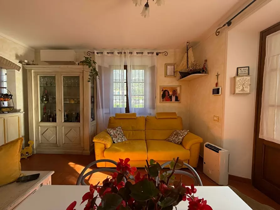 Immagine 1 di Villetta a schiera in vendita  in Via Santa Maria della neve a Seravezza