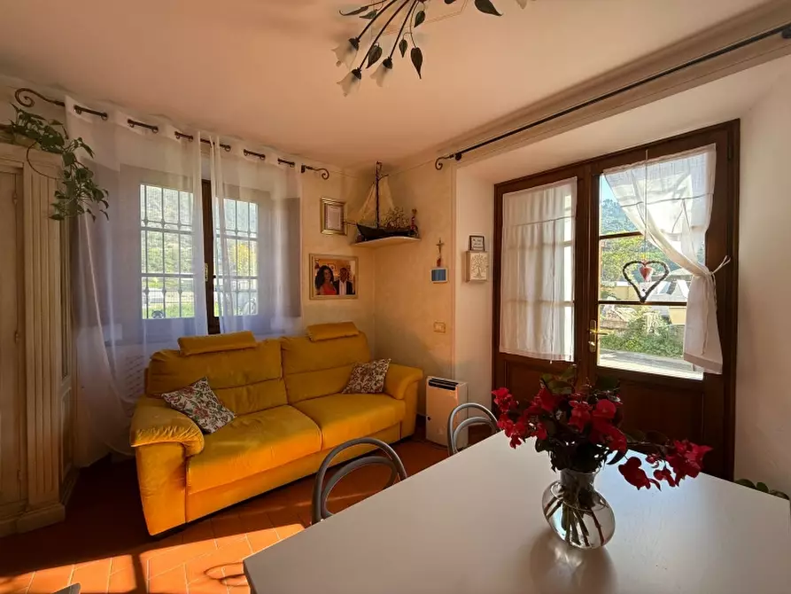 Immagine 2 di Villetta a schiera in vendita  in Via Santa Maria della neve a Seravezza