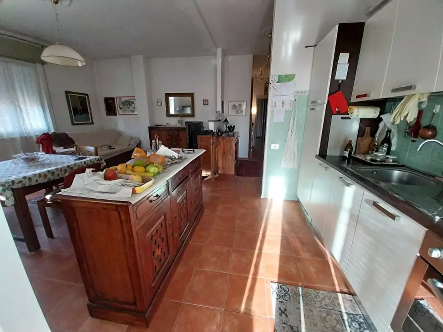 appartamento in vendita a Carrara in zona Centro Città