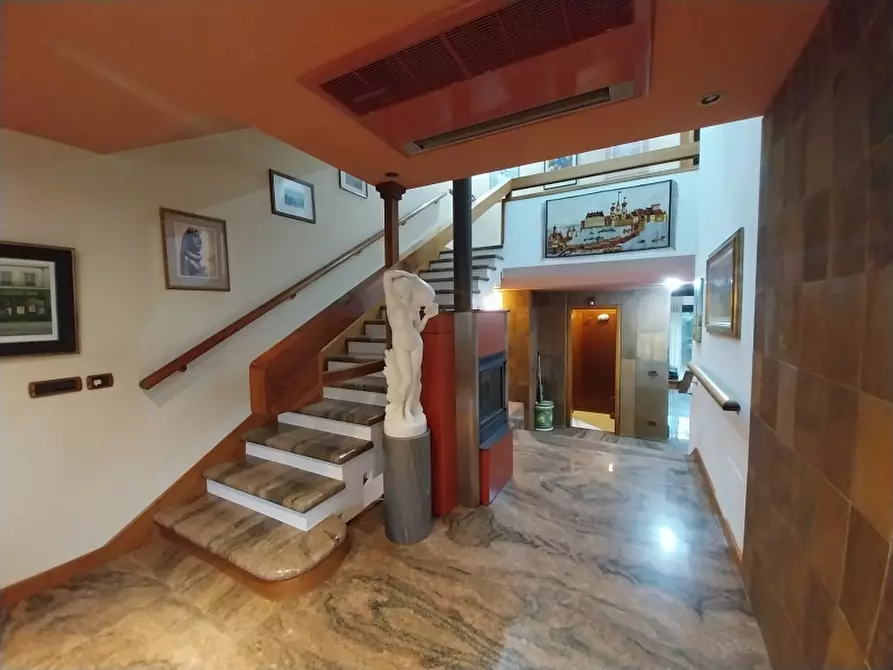 Immagine 4 di Casa bifamiliare in vendita  in Via Bassagrande a Carrara