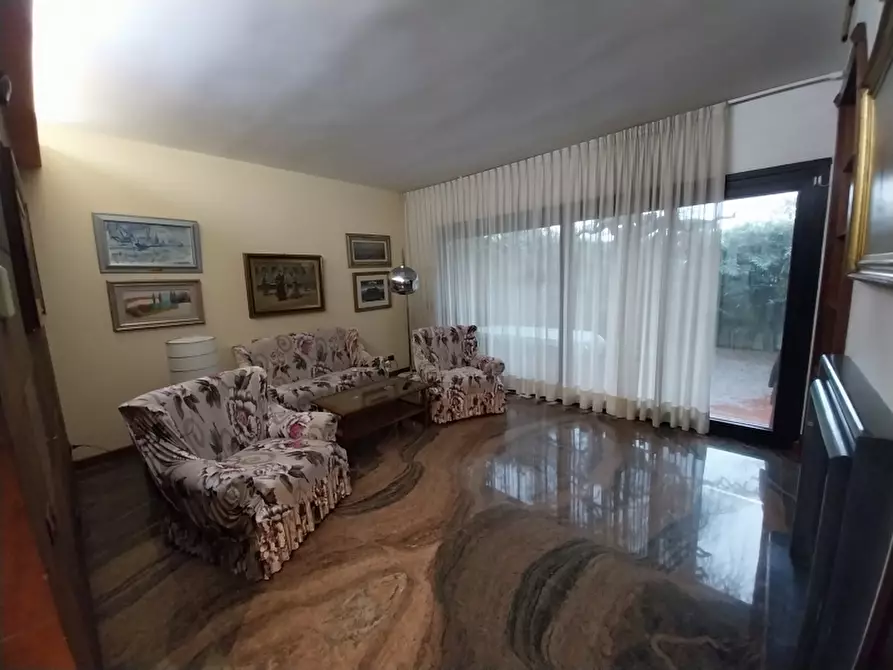 Immagine 7 di Casa bifamiliare in vendita  in Via Bassagrande a Carrara