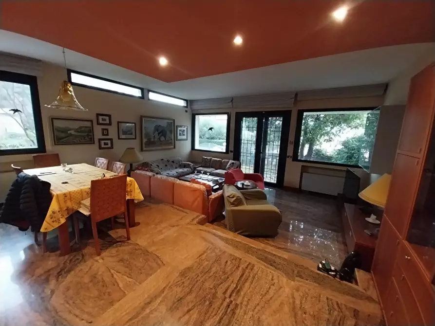 Immagine 2 di Casa bifamiliare in vendita  in Via Bassagrande a Carrara