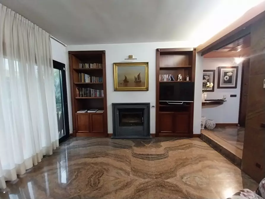 Immagine 6 di Casa bifamiliare in vendita  in Via Bassagrande a Carrara