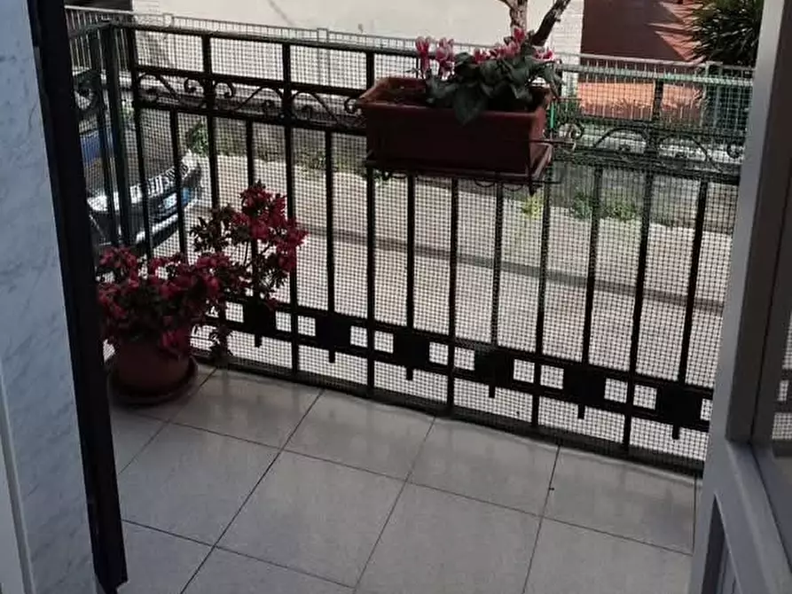 Immagine 17 di Appartamento in vendita  in Viale zaccagna a Carrara