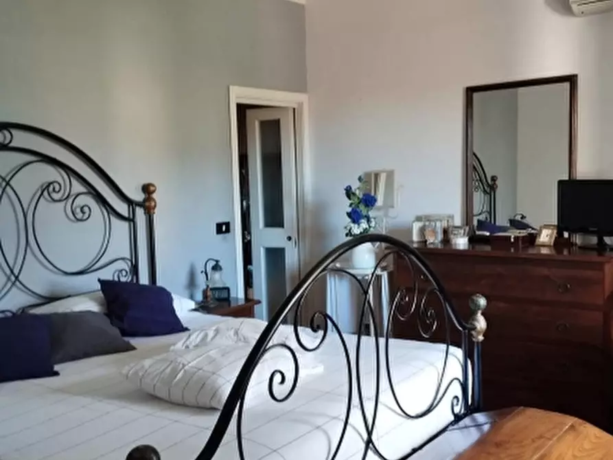 Immagine 5 di Appartamento in vendita  in Viale zaccagna a Carrara