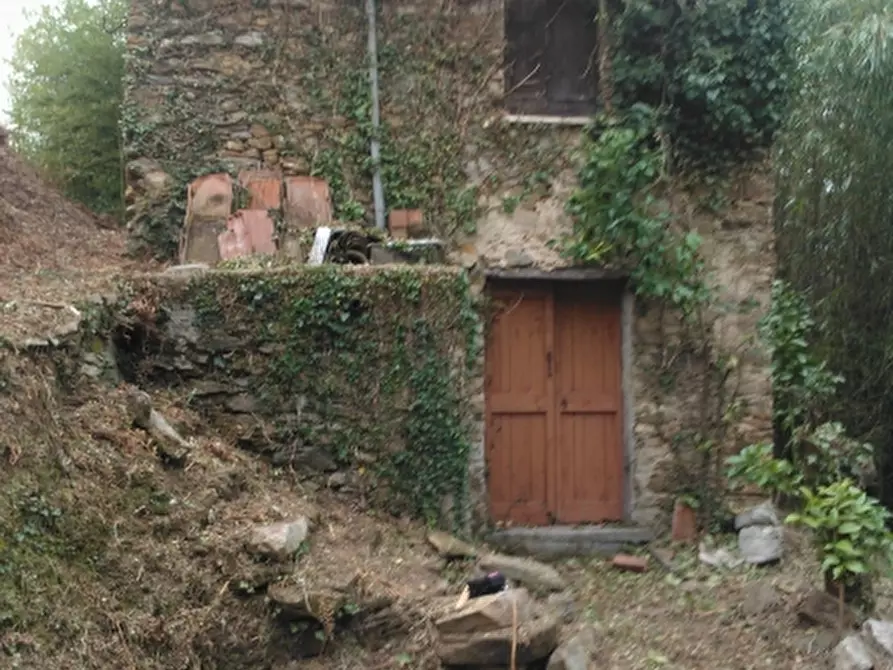 Immagine 1 di Rustico / casale in vendita  in Via Colle delle Guardie a Pietrasanta