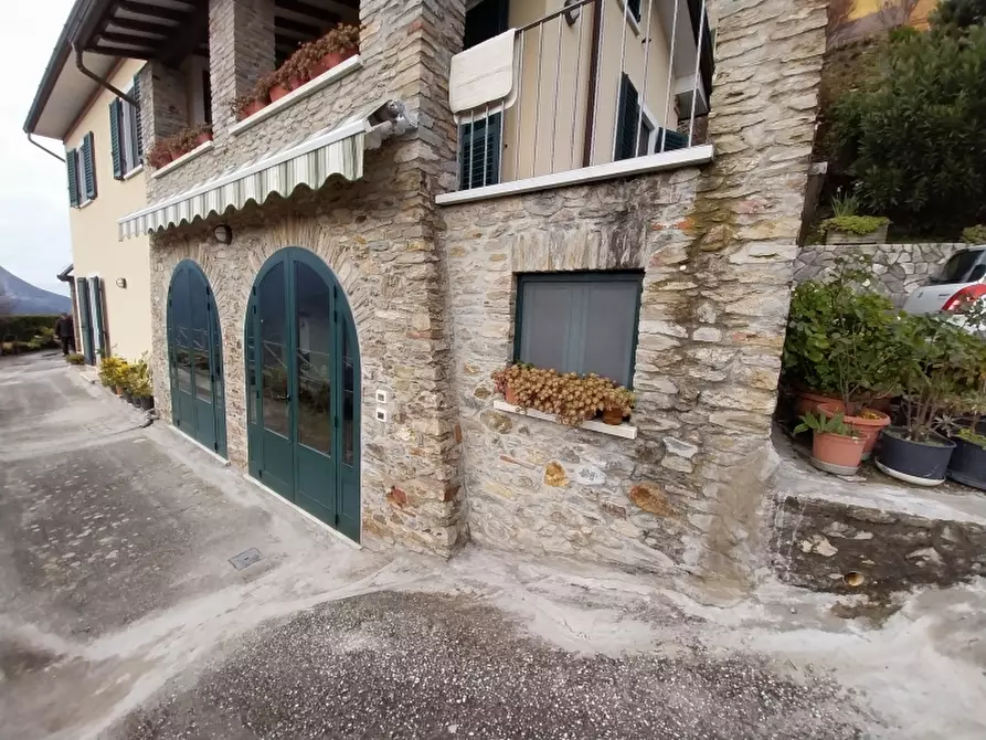 Immagine 17 di Villa in vendita  in Via comunale di retignano 1259 a Stazzema