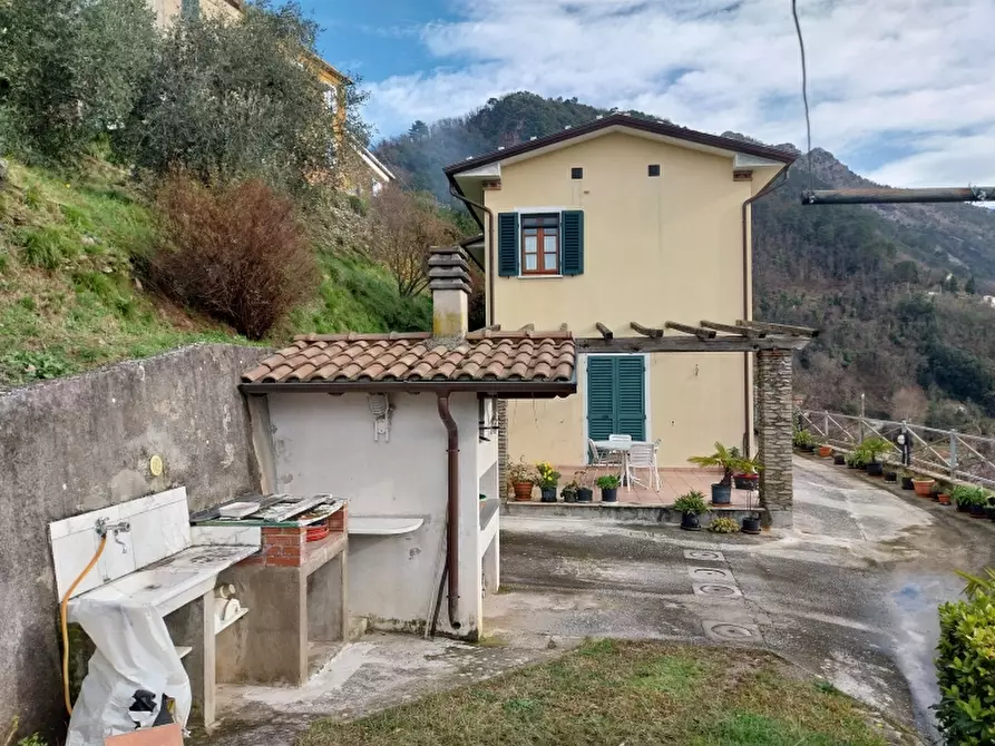 Immagine 8 di Villa in vendita  in Via comunale di retignano 1259 a Stazzema