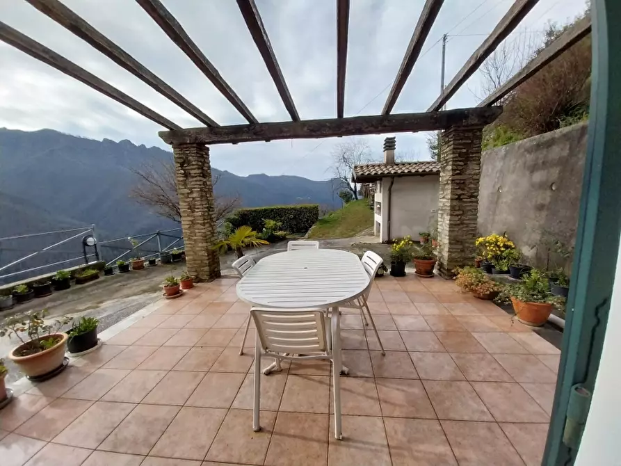 Immagine 22 di Villa in vendita  in Via comunale di retignano 1259 a Stazzema