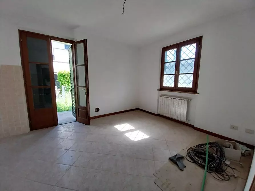 Immagine 5 di Villetta a schiera in vendita  in Via Lucca Camaiore a Lucca