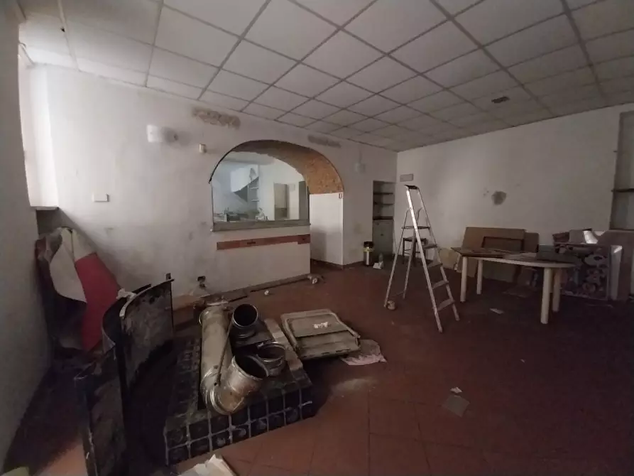 Immagine 6 di Locale commerciale in affitto  in Via Vittorio Emanuele a Camaiore